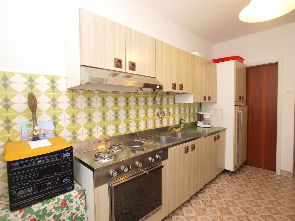 Rooms Milan 1370 罗维尼 外观 照片