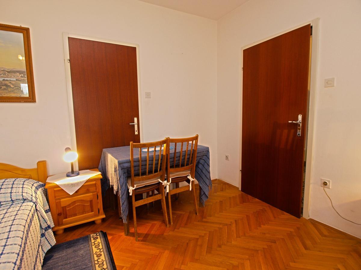 Rooms Milan 1370 罗维尼 外观 照片