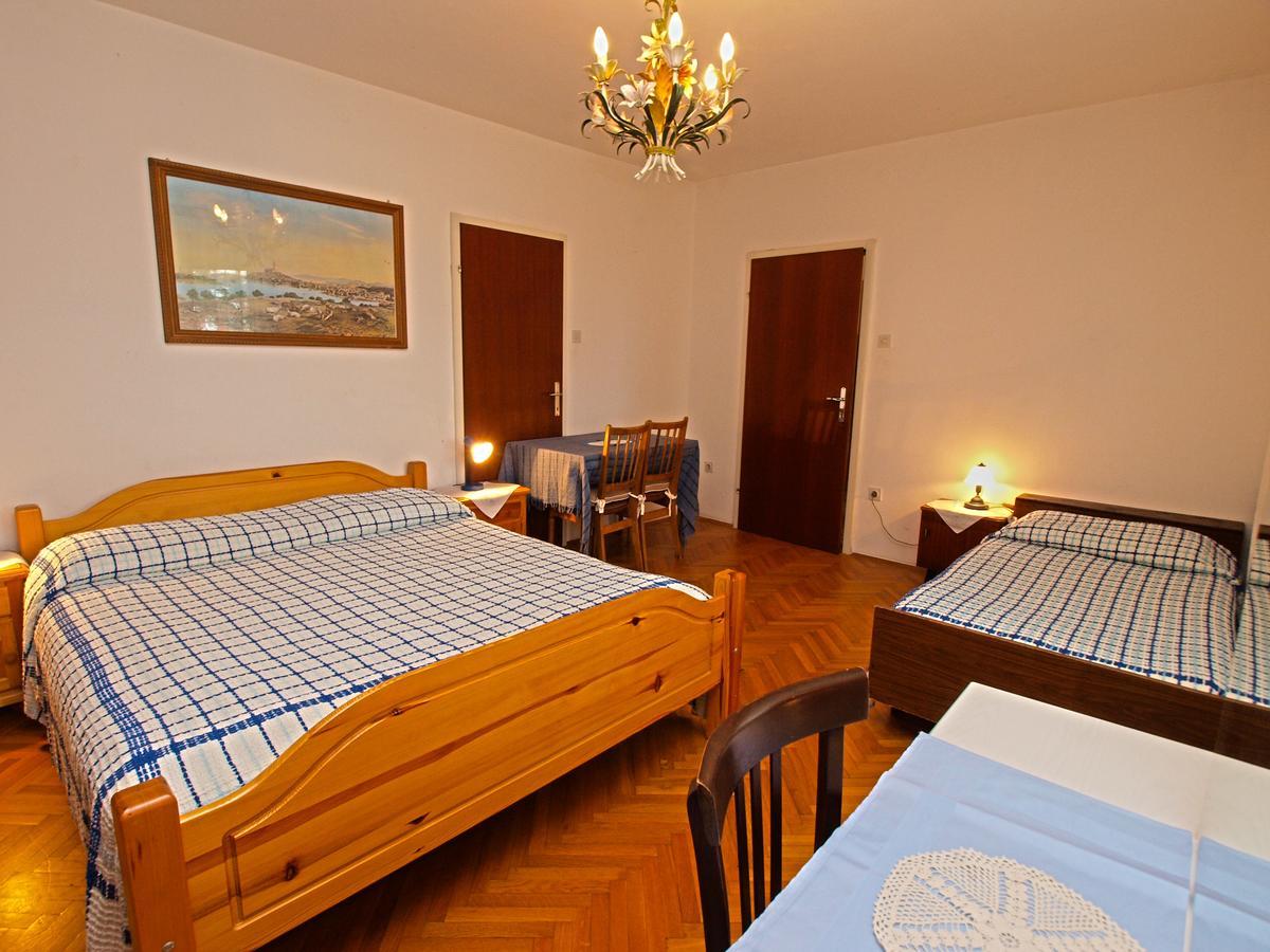 Rooms Milan 1370 罗维尼 外观 照片
