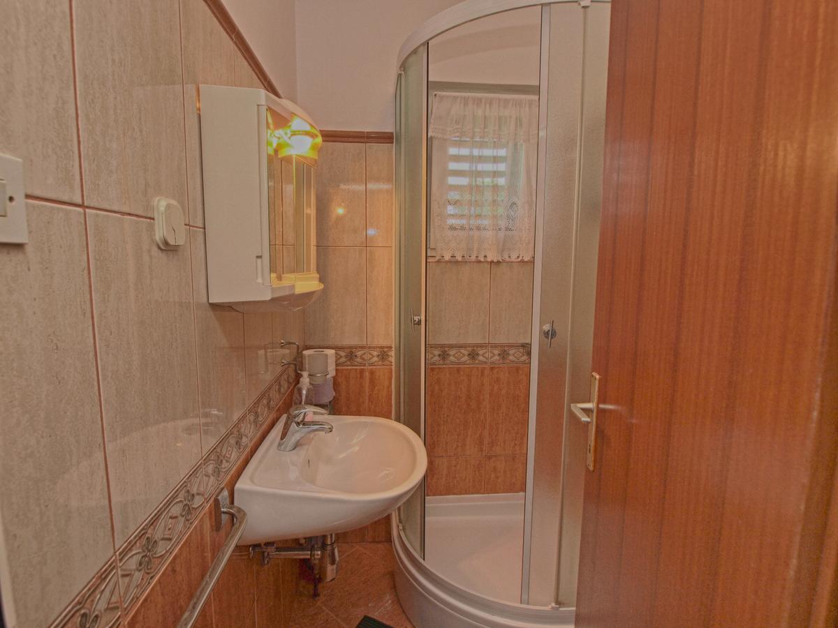 Rooms Milan 1370 罗维尼 外观 照片