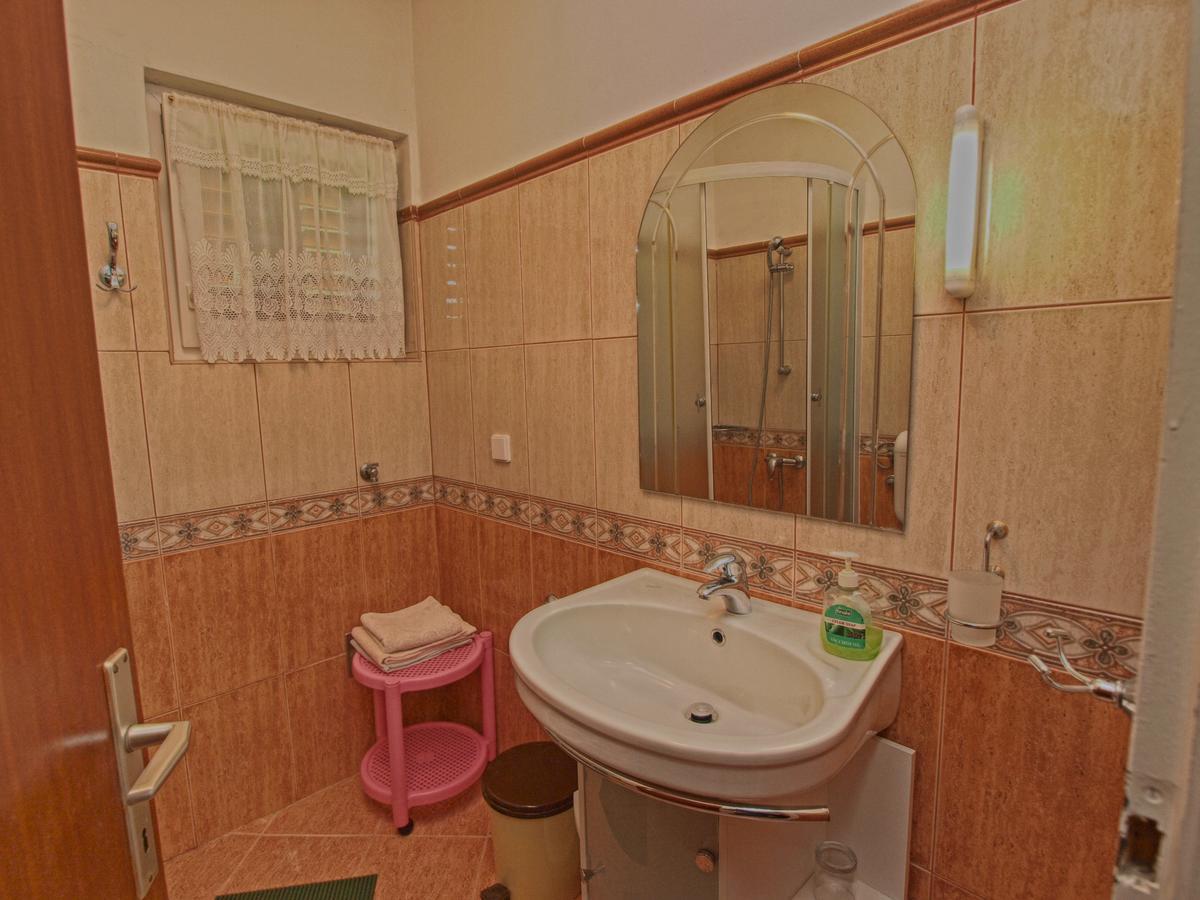 Rooms Milan 1370 罗维尼 外观 照片