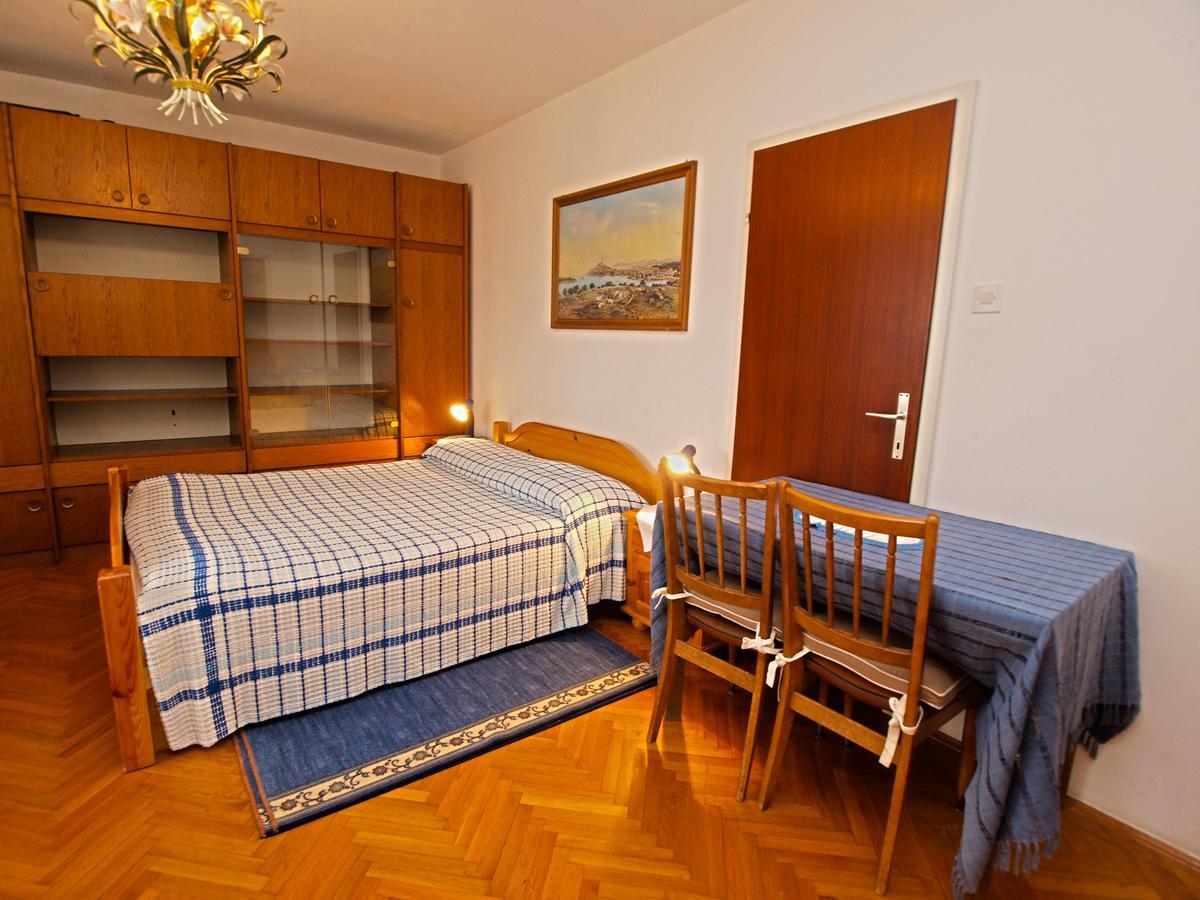 Rooms Milan 1370 罗维尼 外观 照片
